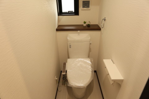 ２階トイレ（施工例）
２階のトイレもウォシュレットあります！