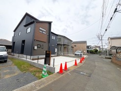 前面道路幅員約4M！
閑静な住宅街です♪