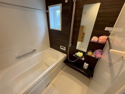 ハウステック　バスルーム「ルクレ」（施工例） お掃除簡単なフェイスクリン浴槽♪雨の日も安心の暖房換気乾燥機はもちろん標準装備！高断熱浴槽でお湯の温度をしっかりキープ。冷めにくくエコにも繋がりますね♪