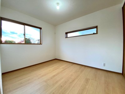 洋室（施工例）
ゆったりとプライベート空間に浸れる6帖の広さの居室が2部屋。