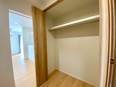 全居室収納あり！（施工例）
扉の上から下まで手掛かり部があり、子どもから大人まで快適に使えます。