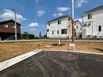 JR「東大宮駅」徒歩22分。「小学校」安心の徒歩8分。「コンビニ」徒歩6分・「スーパー」徒歩10分圏内に複数で日々のお買い物もラクラク♪
お好きなスタイル・間取りで建てられる自由設計区画もございます