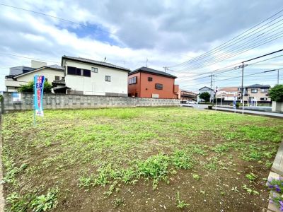 三方接道で陽当たり開放感あり。