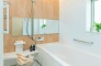 BATHROOM
バスルームは暖かさの残る保温浴槽やスイッチシャワーなど機能性にも配慮した設計です。

