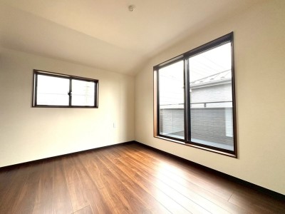 全居室2面採光・南西向き。陽当たり&通風良好! 全居室2面採光・南西向き。陽当たり&通風良好!