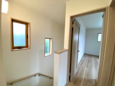 階段スペース(施工例)
お子様からご高齢の方まで安心の手すり付き。 階段スペース(施工例)
お子様からご高齢の方まで安心の手すり付き。