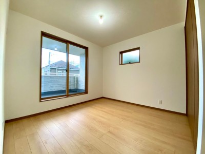 2階全居室2面採光(施工例)
陽当たり&通風を確保。 2階全居室2面採光(施工例)
陽当たり&通風を確保。