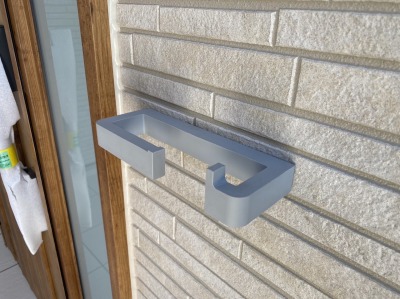 玄関マルチフック(施工例)
傘たてやペットのリードを一時的に引っかけておくのに便利です。 玄関マルチフック(施工例)
傘たてやペットのリードを一時的に引っかけておくのに便利です。