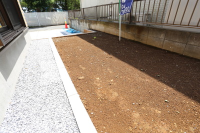 庭スペースあり(施工例)
ガーデニングや家庭菜園、お子様の遊び場等にあると便利な庭スペース。 庭スペースあり(施工例)
ガーデニングや家庭菜園、お子様の遊び場等にあると便利な庭スペース。