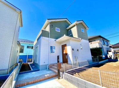 「北欧風スタイル」外観(施工例)
どこかノスタルジックなグリーンとアイボリーの外観。 「北欧風スタイル」外観(施工例)
どこかノスタルジックなグリーンとアイボリーの外観。