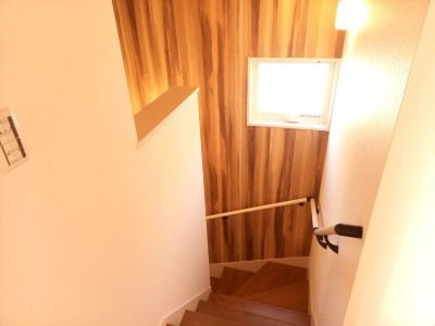 手すり付き階段(施工例) 手すり付き階段(施工例)