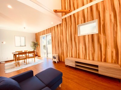 2カ所に電動シャッターを標準装備(施工例)
家の中に居ながら戸締りができ、便利&防犯面でも安心です♪ 2カ所に電動シャッターを標準装備(施工例)
家の中に居ながら戸締りができ、便利&防犯面でも安心です♪