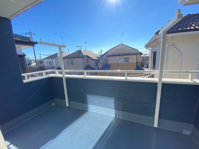 陽当たり良好なワイドバルコニー(施工例)
南西向き&奥行も幅もゆとりあるスペースで洗濯物も余裕を持って干せます♪ 陽当たり良好なワイドバルコニー(施工例)
南西向き&奥行も幅もゆとりあるスペースで洗濯物も余裕を持って干せます♪