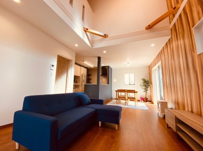 「北欧風スタイル」LDK(施工例)
開放的な吹抜を採用したリビング。 「北欧風スタイル」LDK(施工例)
開放的な吹抜を採用したリビング。