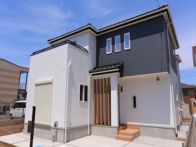 「北欧風スタイル」外観(施工例)
ブルー×ホワイトのツートンが爽やかな外観。 「北欧風スタイル」外観(施工例)
ブルー×ホワイトのツートンが爽やかな外観。