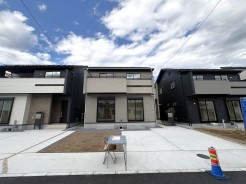 ◆JR高崎線「上尾」駅 徒歩23分!
◆完成致しました!内覧可能です
◆お子様の学校は、東町小学校・上尾中学校
2号棟外観