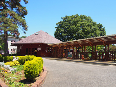 北本みなみ幼稚園は、緑と生き物と幻術性の豊かな森の幼稚園です。自然との触れ合いの中から、児期の楽しさを充分に味わい、表現する力、意欲とおもいやりの心を育みます。 北本みなみ幼稚園は、緑と生き物と幻術性の豊かな森の幼稚園です。自然との触れ合いの中から、児期の楽しさを充分に味わい、表現する力、意欲とおもいやりの心を育みます。