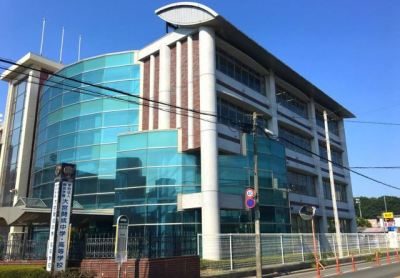 高校募集の高等部と中学募集の中高一貫部があり、併設型中高一貫校。
進学校であり、コースは最難関国立大学及び、最難関私立大学への現役合格を目指す特進選抜系と、難関私立大学への現役合格を目指す特進系に分かれています。 高校募集の高等部と中学募集の中高一貫部があり、併設型中高一貫校。
進学校であり、コースは最難関国立大学及び、最難関私立大学への現役合格を目指す特進選抜系と、難関私立大学への現役合格を目指す特進系に分かれています。