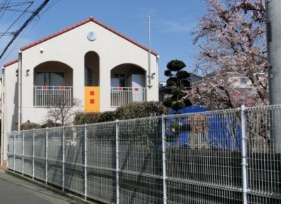 漢字教育、ミュージックステップ、リトミック、リズムダンス、絵画造形、英語教室などカリキュラムは年齢や発達に応じたものを導入しています。 漢字教育、ミュージックステップ、リトミック、リズムダンス、絵画造形、英語教室などカリキュラムは年齢や発達に応じたものを導入しています。