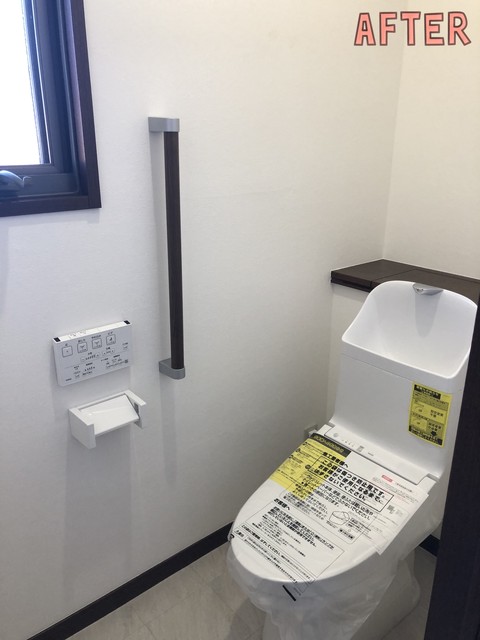 〔施工後〕■2階トイレ：TOTO/HVシリーズ便座一体型手洗い付き壁リモコン