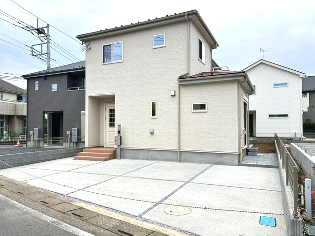 収納上手に快適な暮らしを♪クリアなホワイト基調の住まい