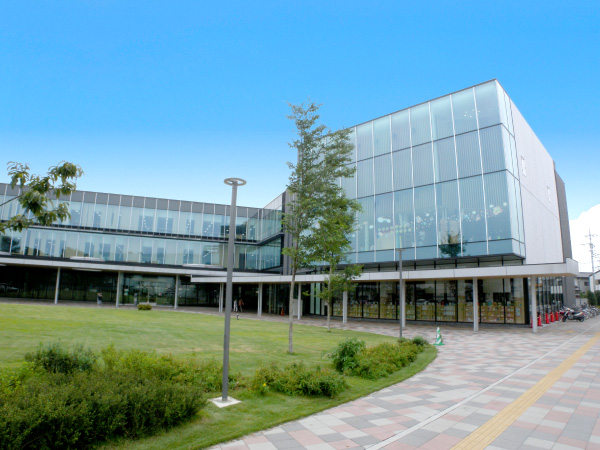 北本市立こども図書館・北本市立児童館