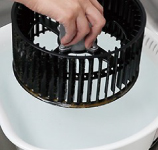 水で汚れが落ちる親水性ファン